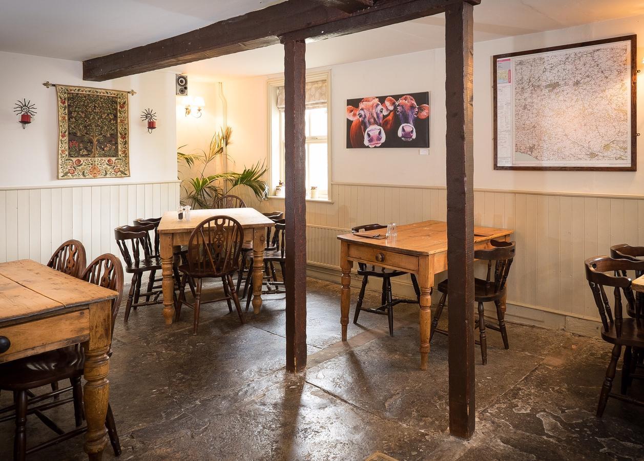 The Chetnole Inn エクステリア 写真