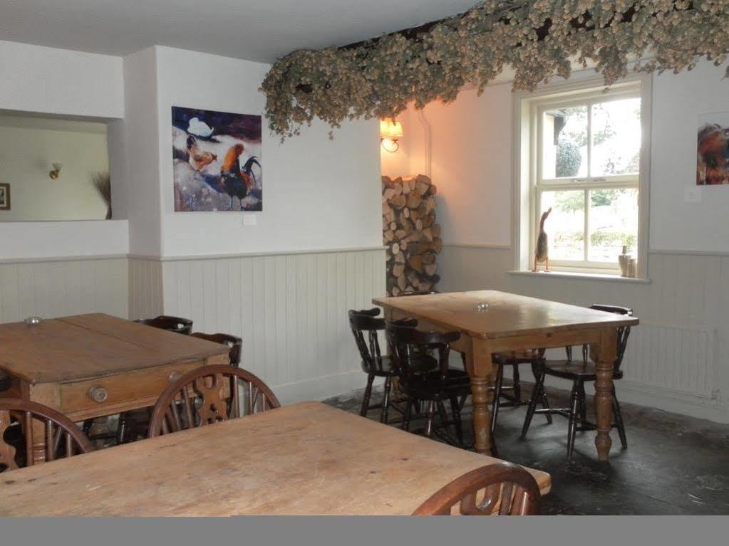 The Chetnole Inn エクステリア 写真